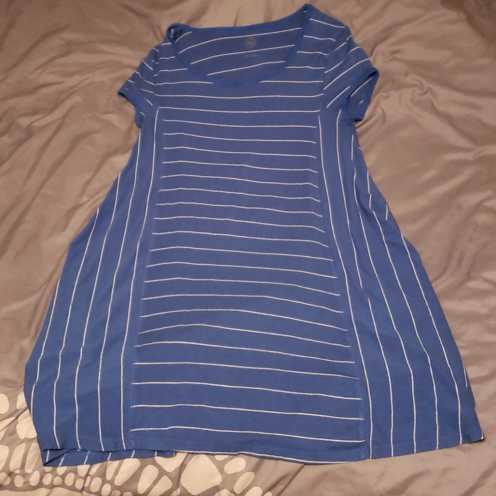 Short sleeve shift dress